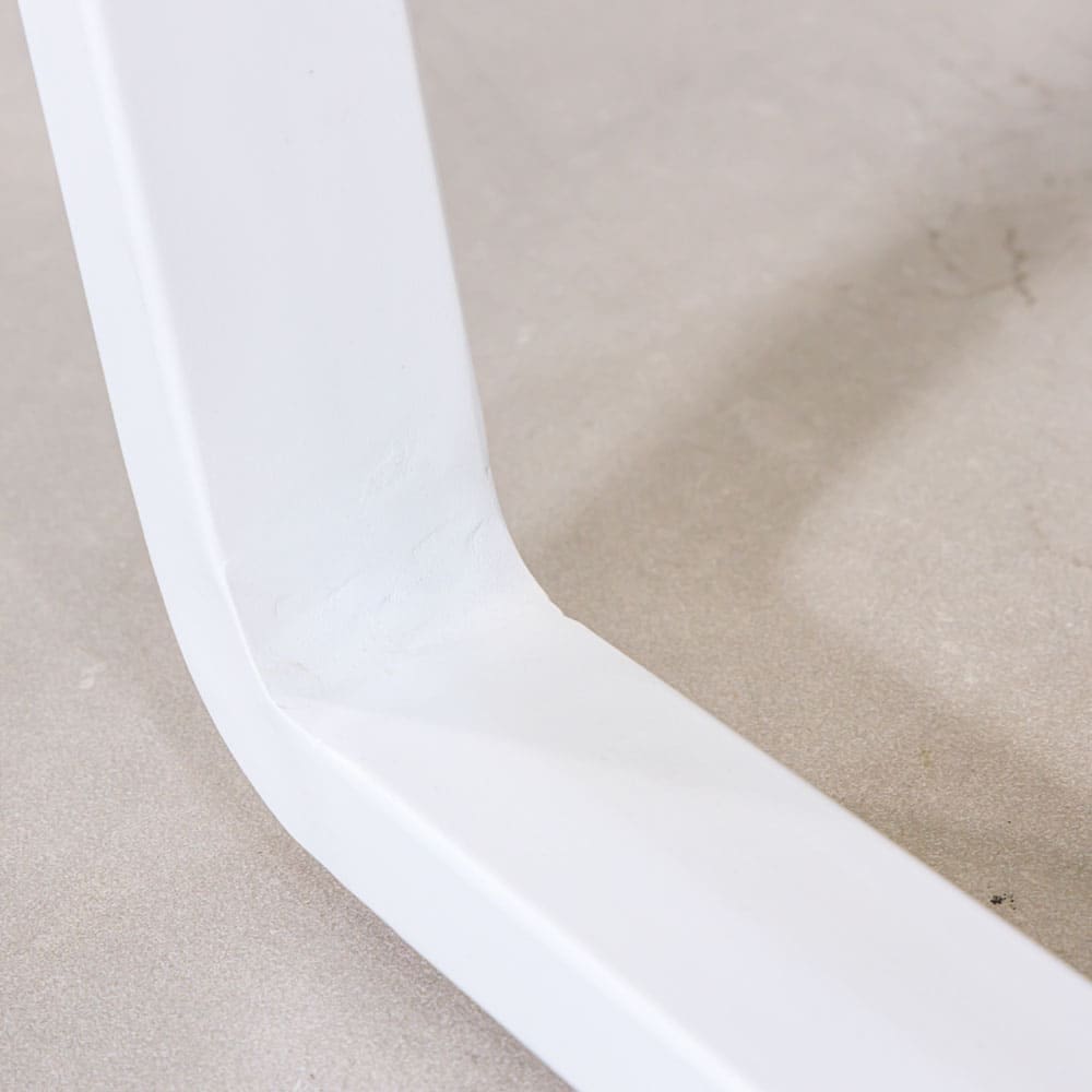 Bon White Close Up 3 VB