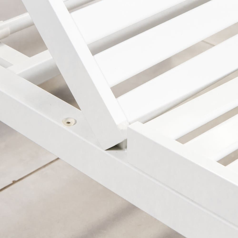 Allie Sun Lounger White Close Up 3 VB