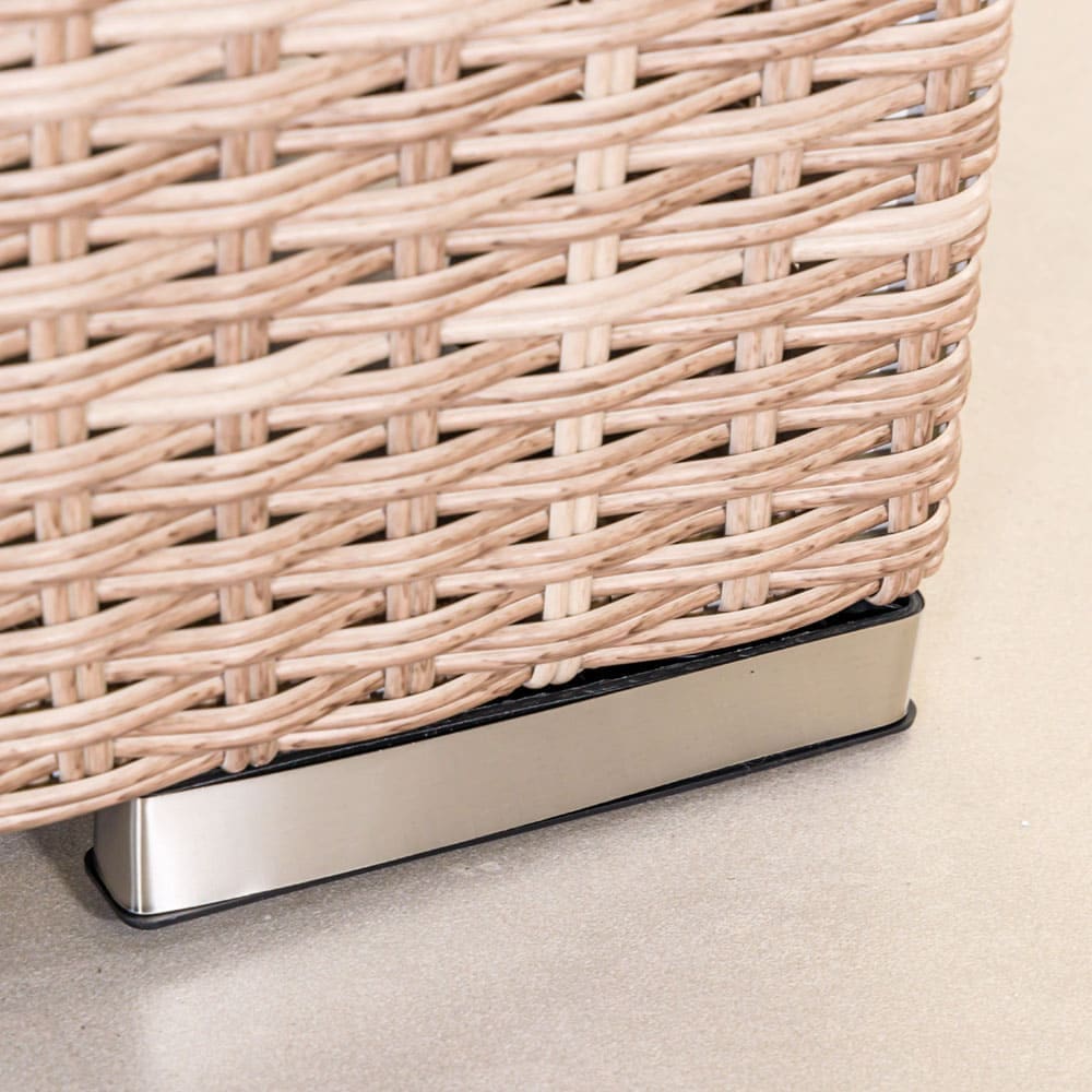 Petunia Lounge Beige Close Up 5 VB