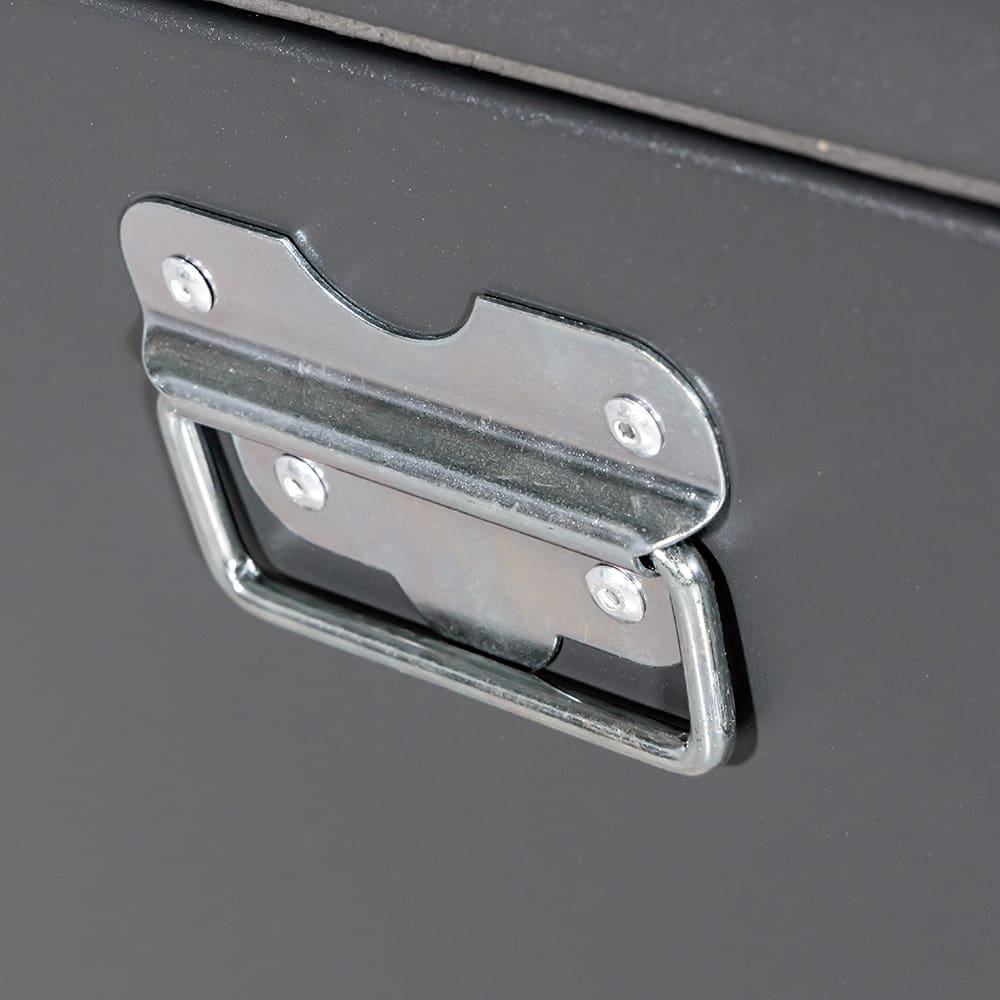 Aluminium Cushion Box Close Up 2 VB MAQ001.1