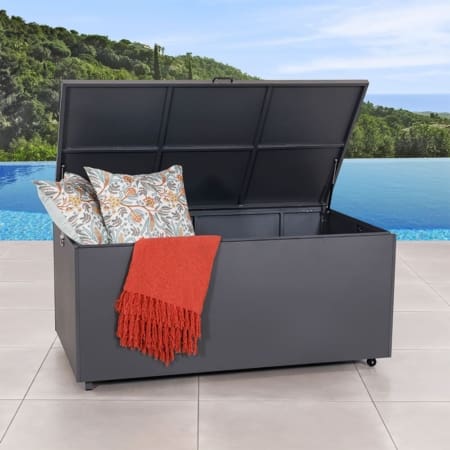 Mickey Cushion Box Lifestyle VB