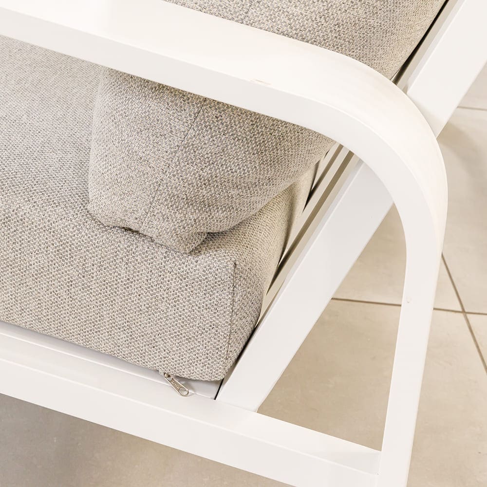 Travalia Lounge White Beige Close Up VB