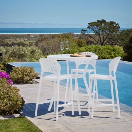 043 Patio W sept 23 2469 White