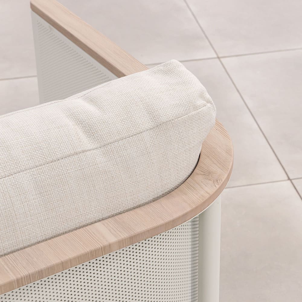 Miami Sofa Close Up 4 VB 2