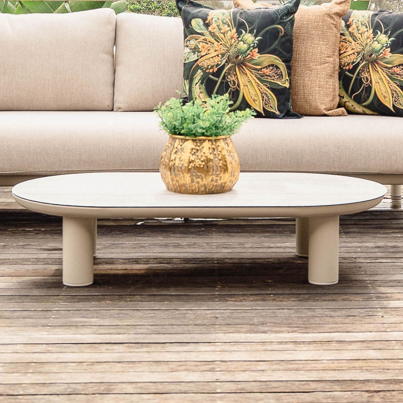 Lamo 11 Table