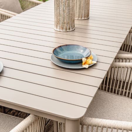 Shalati 10   Table