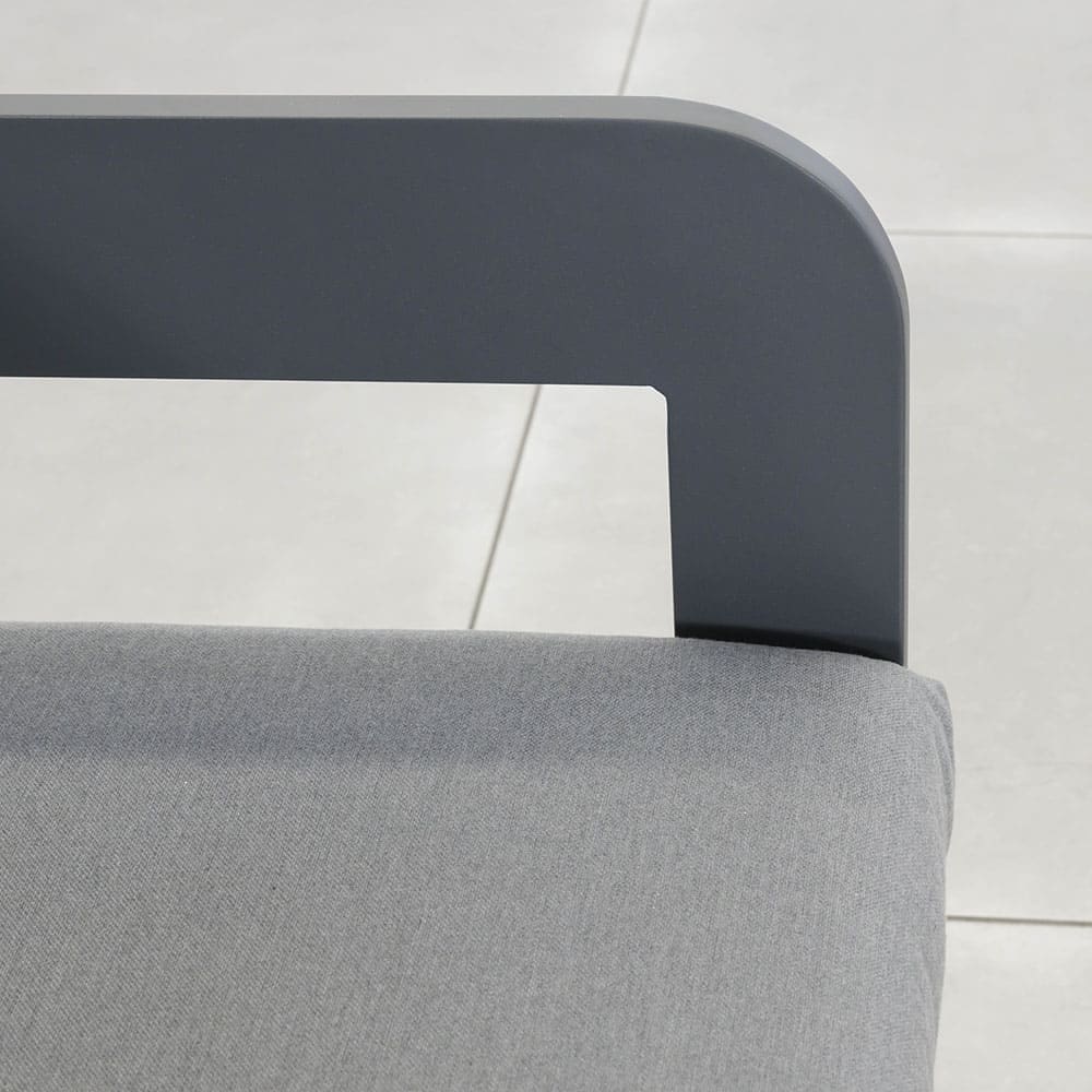 Illinois Sofa Close Up 5 (VB)