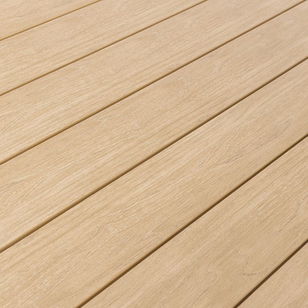 Maxima Picnic Bench Close Up 2 (VB)