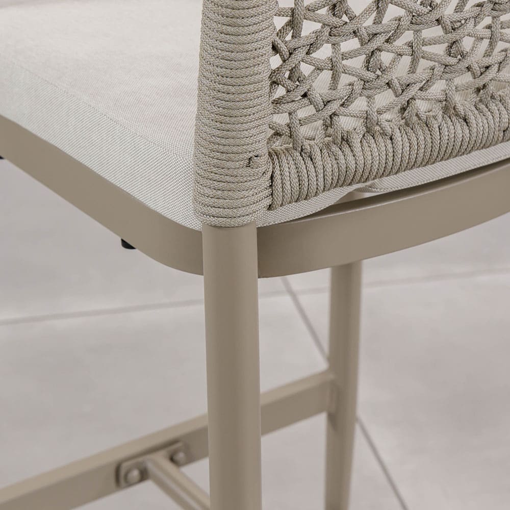 Meer Bar Chair Close Up (VB)