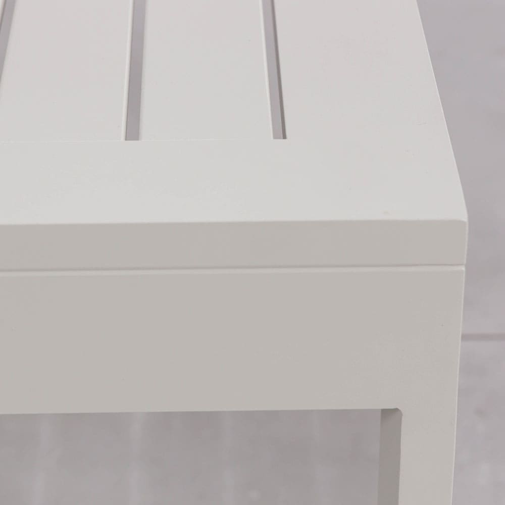 Amaryllis Coffee Table Close Up 2 (VB)