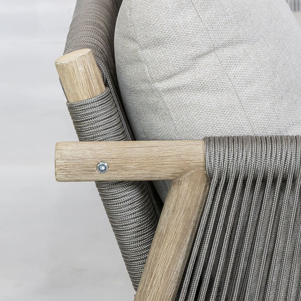 Zulu Sofa Close Up 2 (VB)